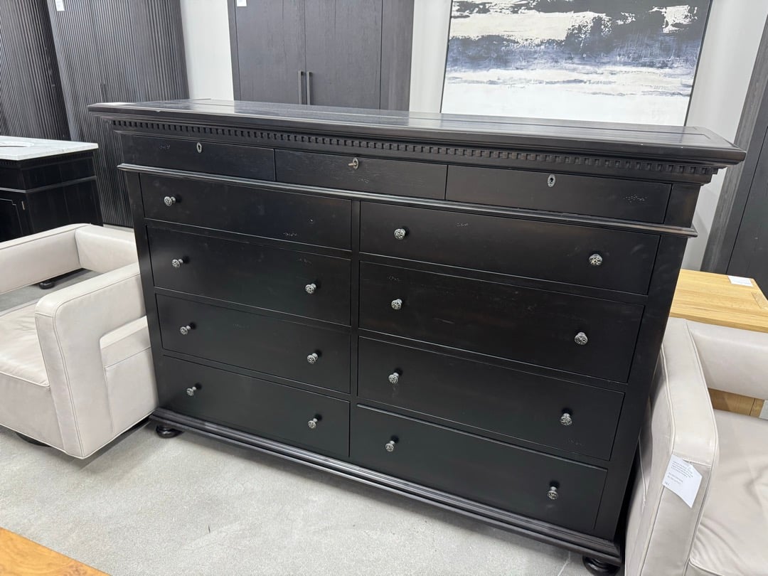 St. James 11-Drawer Dresser
